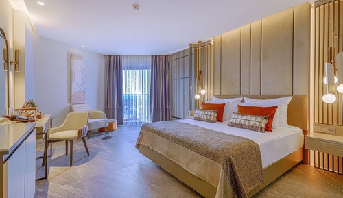 Chambre Double Supérieure, vue partielle sur la mer