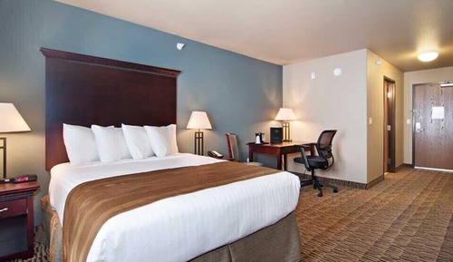 Chambre Standard, 1 très grand lit, plusieurs vues (1 King Bed Handicap Non Smoking)