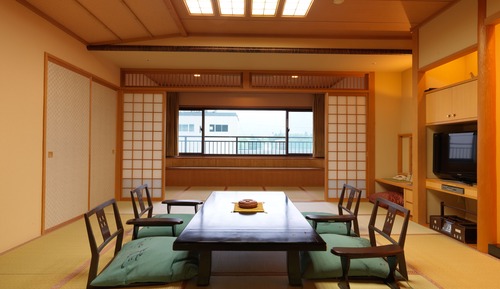 Chambre Tradition, non-fumeurs, vue ville (City side, for Group, SHIORI)