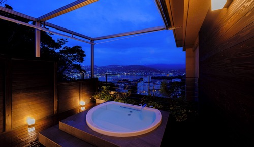 Chambre Deluxe, vue port, dans les dépendances (Open Air Bath, Non Smoking)