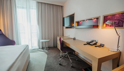 Chambre, 1 très grand lit