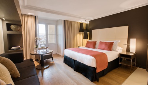 Chambre Classique, 1 très grand lit, terrasse, vue port