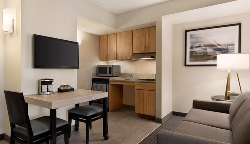 Suite avec 1 chambre, 2 lits doubles et 1 canapé-lit, Non-fumeurs.