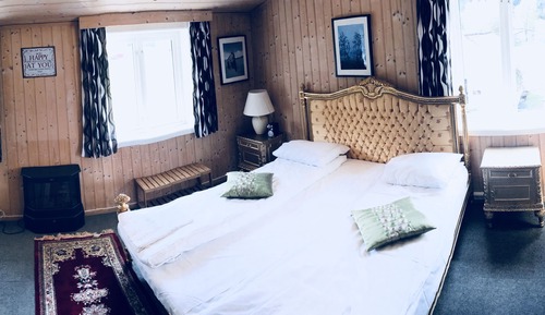 Chambre Double, salle de bains privée, vue montagne
