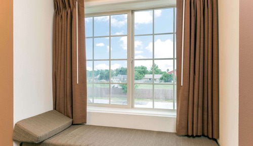 Suite, 1 grand lit, accessible aux personnes à mobilité réduite (Mobility,Hearing,Roll-In Shower)