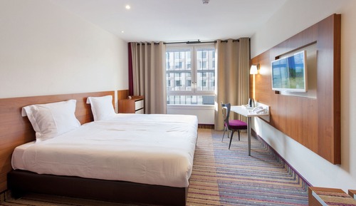 Chambre Confort, 1 lit double ou 2 lits jumeaux