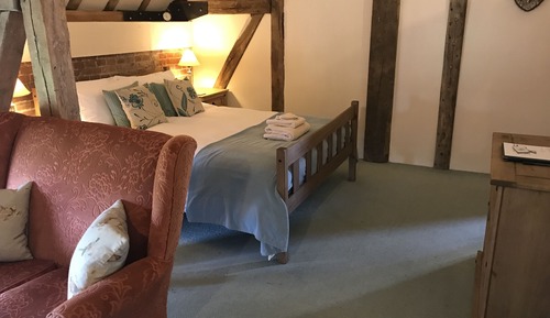 Chambre Double, salle de bains attenante (The Henham Room)