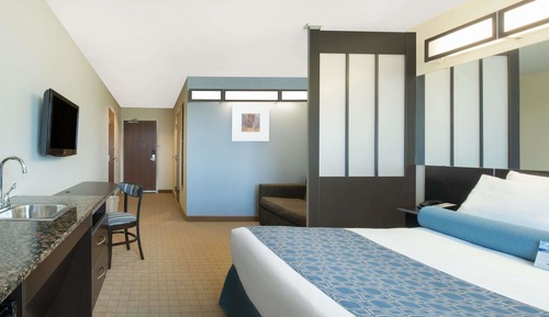 Suite, 1 grand lit, accessible aux personnes à mobilité réduite, non-fumeurs