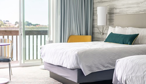 Chambre Deluxe, 2 grands lits, accessible aux personnes à mobilité réduite, vue fleuve