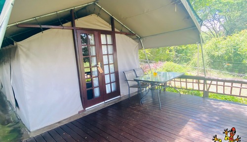 Tente Luxe, salle de bains attenante, vue fleuve