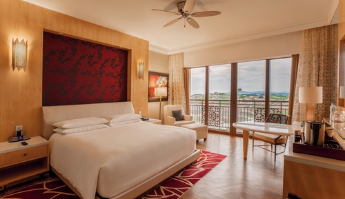 Chambre Classique, 1 très grand lit, fumeurs, vue golf (Grand)