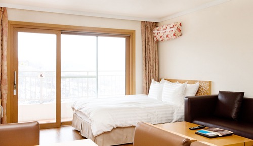Family (Kitchen/Standard/Bed) - Bed Type Randomly Assigned