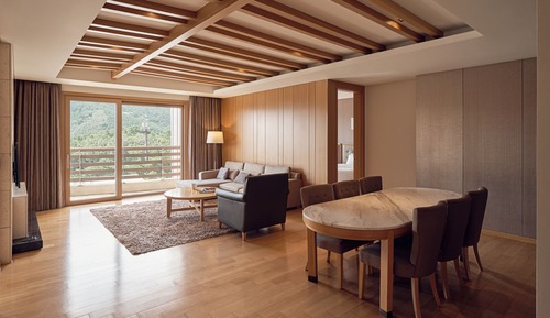 [SONO WaterFul PKG] SonoVillage Gold Suite (cooking/Seorak Mountain) - Ocean Play for 2