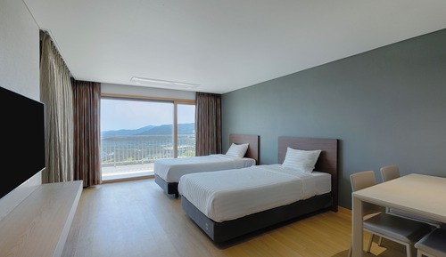 [EAST] Sono Belle Family (Kitchen/Seorak Mountain View/Bed)