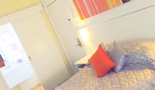 Chambre Simple (Small)