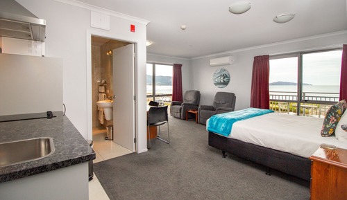 Suite Studio Deluxe, 1 très grand lit, baignoire à jets, vue mer