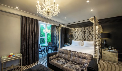 Chambre Luxe, 1 très grand lit, vue jardin