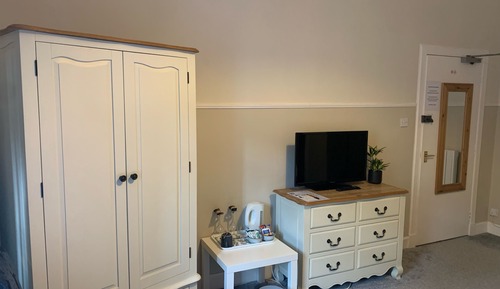 Chambre Standard avec lits jumeaux, salle de bains attenante (Blue Room)