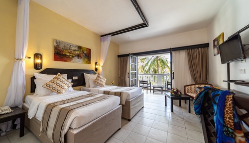 Chambre (Run of the House)