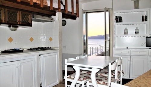 Studio, balcon, vue mer