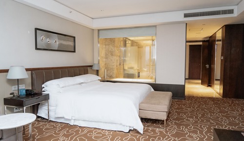 Chambre Confort, 1 très grand lit, non-fumeurs, vue ville
