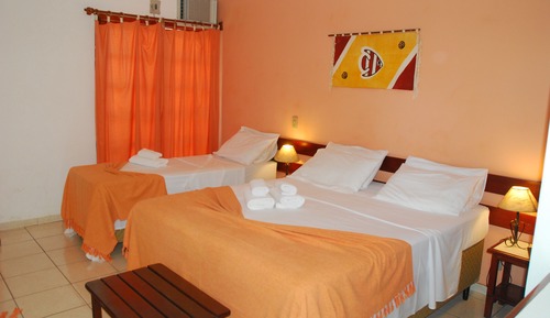 Chambre Familiale (Family)