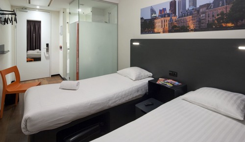 Chambre avec lits jumeaux