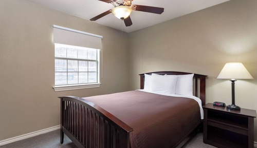Suite, 1 chambre, accessible aux personnes à mobilité réduite (Mobility, Roll-in Shower)
