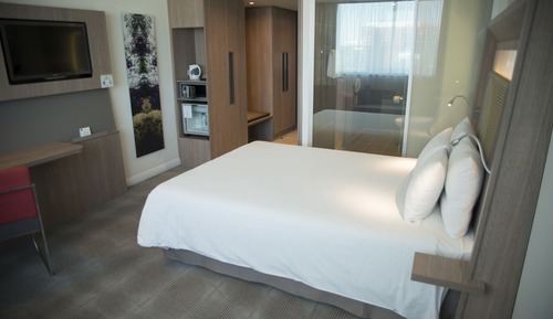 Chambre, 1 très grand lit et 1 canapé-lit, vue montagne