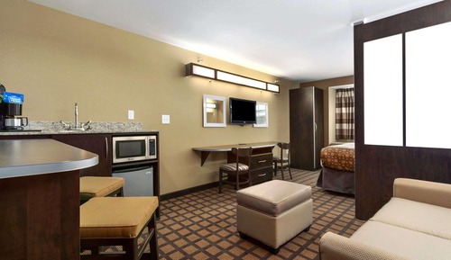 Suite Studio, 1 grand lit, accessible aux personnes à mobilité réduite (Mobility Accessible)