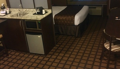 Suite Studio, 1 grand lit, non-fumeurs, bain à remous
