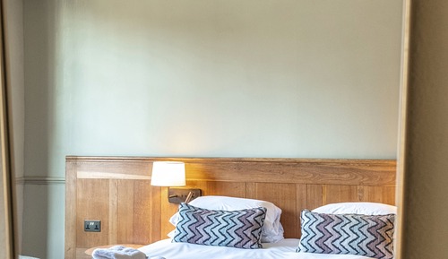 Chambre Double, salle de bains attenante
