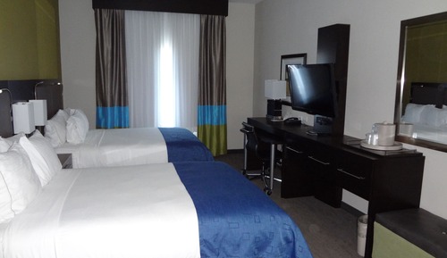 Suite, 1 très grand lit, accessible aux personnes à mobilité réduite (Comm, Mobil Tub)