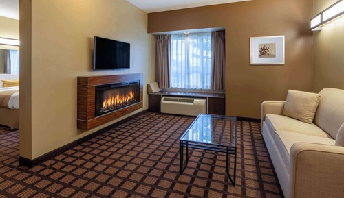 Suite Deluxe, 1 grand lit, non-fumeurs, bain à remous