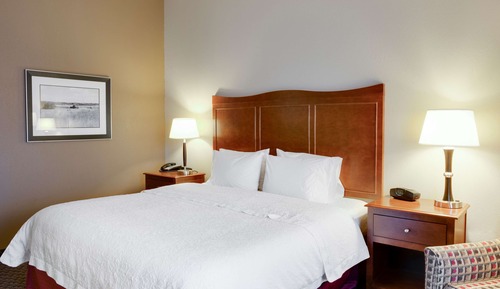 Chambre, 1 très grand lit, accessible aux personnes à mobilité réduite