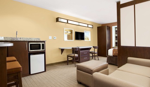 Suite Studio, 1 grand lit, accessible aux personnes à mobilité réduite (Mobility/Hearing Accessible)