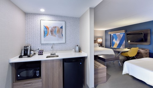 Suite, 1 très grand lit et 1 canapé-lit