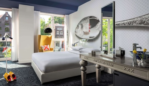 Chambre, 1 grand lit, vue canal