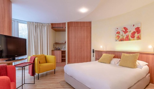 Chambre Double Supérieure (With Shower)
