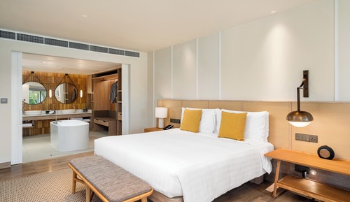 Lagoon View 1 Bedroom Suite 1 King Bed