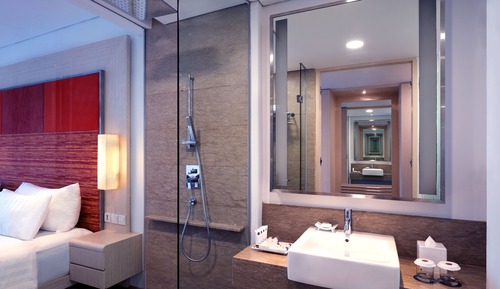 Chambre Deluxe, 1 très grand lit et 1 canapé-lit