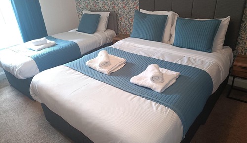Suite, salle de bains attenante
