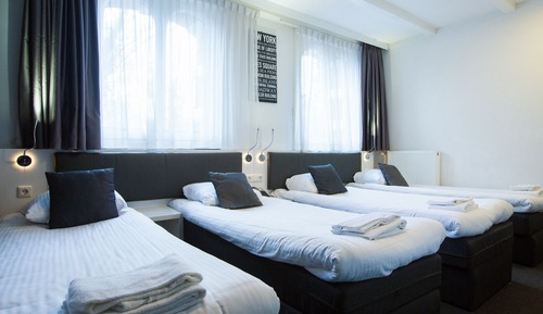 Chambre Quadruple (Budget)