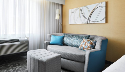 Chambre, 1 très grand lit et 1 canapé-lit, pas de vue (Mobility/Hearing Accessible, Tub)