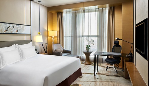 Suite, 1 chambre, accès au salon club, vue lac