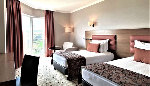 Chambre Deluxe, 1 lit une place, non-fumeurs (Valley and Partial Sea View)