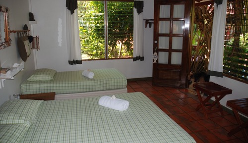 Chambre avec lits jumeaux, 2 lits une place (Twin with Fan- Adults Only)