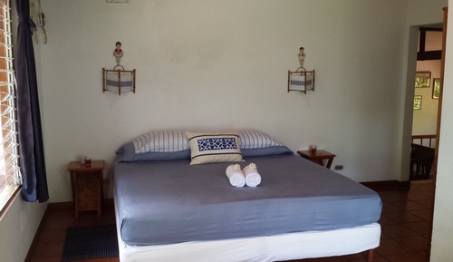 Chambre Supérieure, 1 très grand lit (A/C- Adults Only)