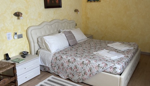Chambre Triple Confort, en bord de piscine (Giglio)