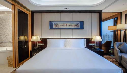 Chambre Standard, accès salon affaires, vue fleuve